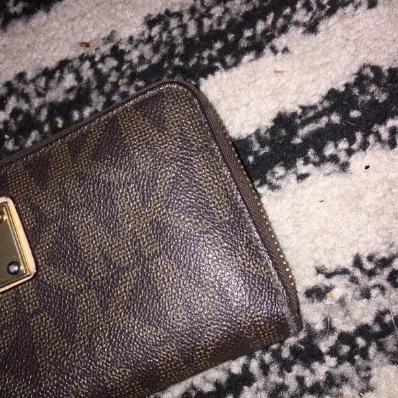 MICHAEL Kors Monogram Wallet Brown - Picture 3 of 5